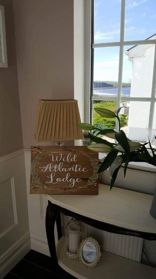 Wild Atlantic Lodge Bed & Breakfast ลาฮินช์ ภายนอก รูปภาพ