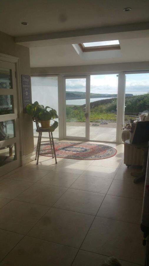 Wild Atlantic Lodge Bed & Breakfast ลาฮินช์ ภายนอก รูปภาพ