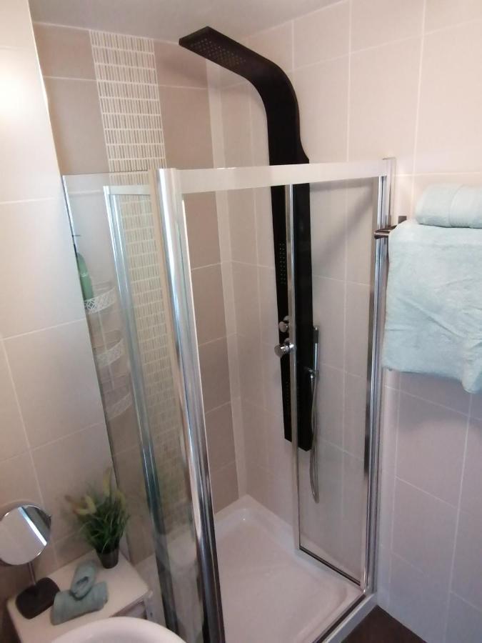 Wild Atlantic Lodge Bed & Breakfast ลาฮินช์ ภายนอก รูปภาพ
