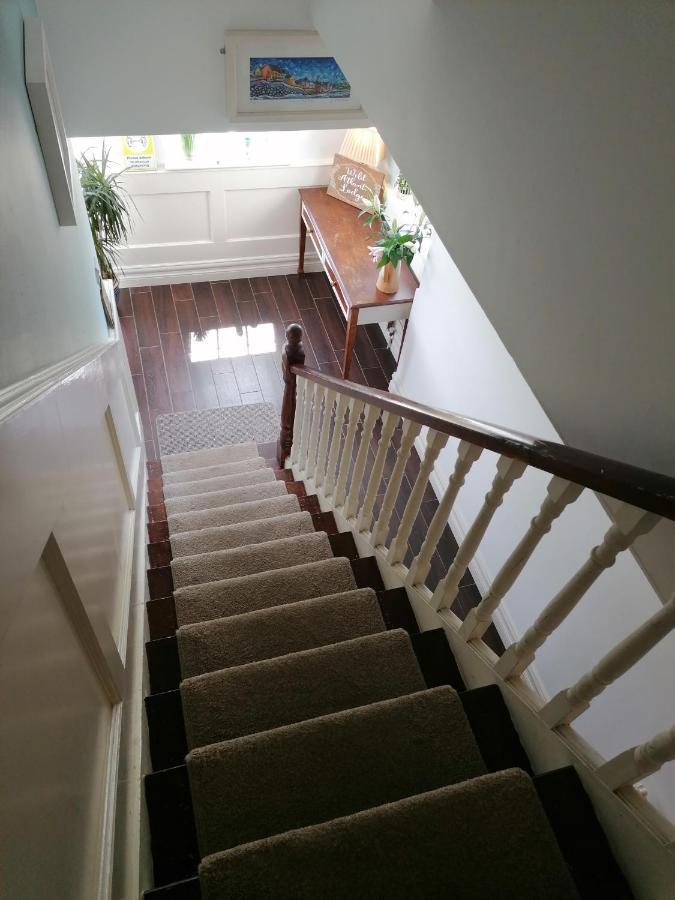 Wild Atlantic Lodge Bed & Breakfast ลาฮินช์ ภายนอก รูปภาพ