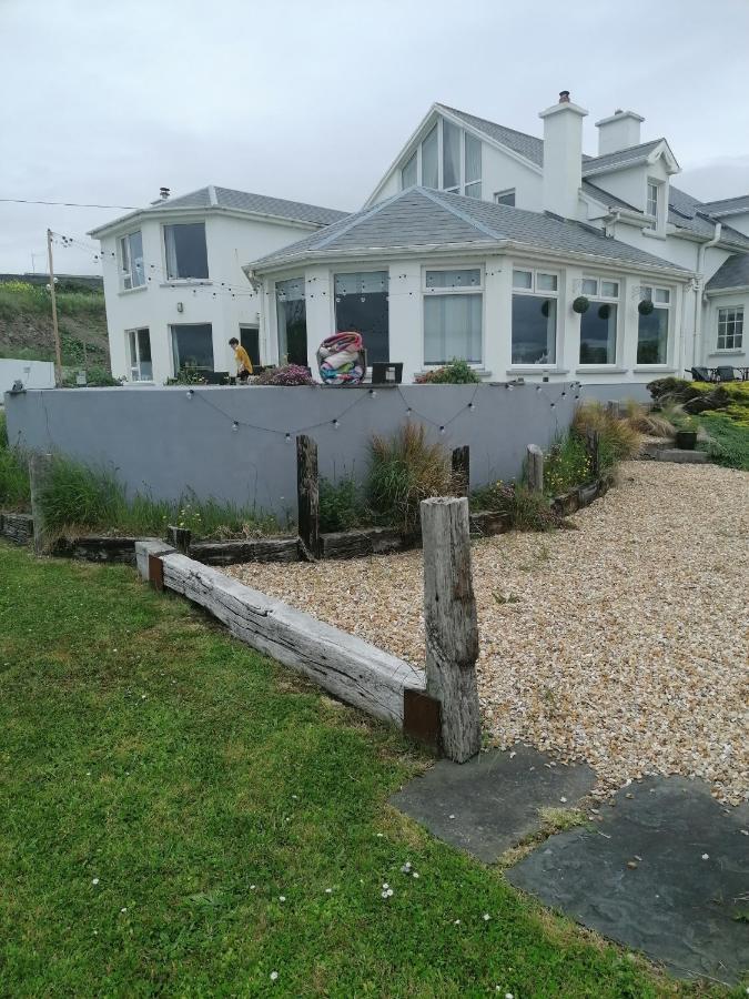 Wild Atlantic Lodge Bed & Breakfast ลาฮินช์ ภายนอก รูปภาพ