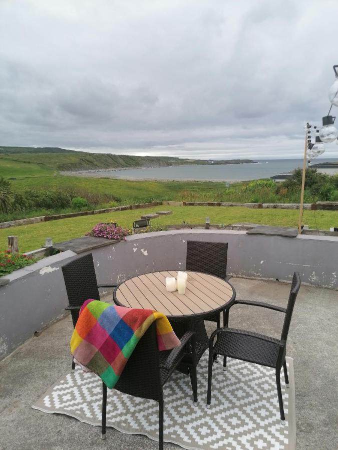 Wild Atlantic Lodge Bed & Breakfast ลาฮินช์ ภายนอก รูปภาพ