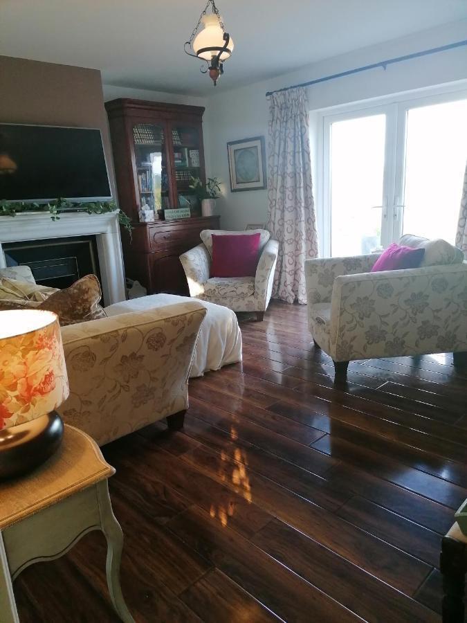 Wild Atlantic Lodge Bed & Breakfast ลาฮินช์ ภายนอก รูปภาพ