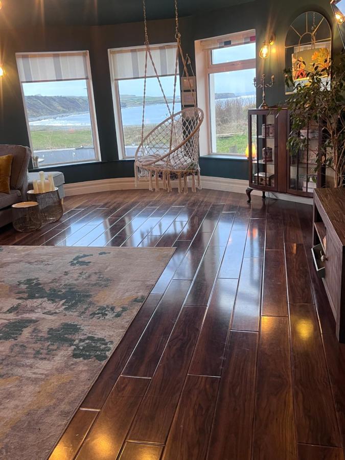 Wild Atlantic Lodge Bed & Breakfast ลาฮินช์ ภายนอก รูปภาพ